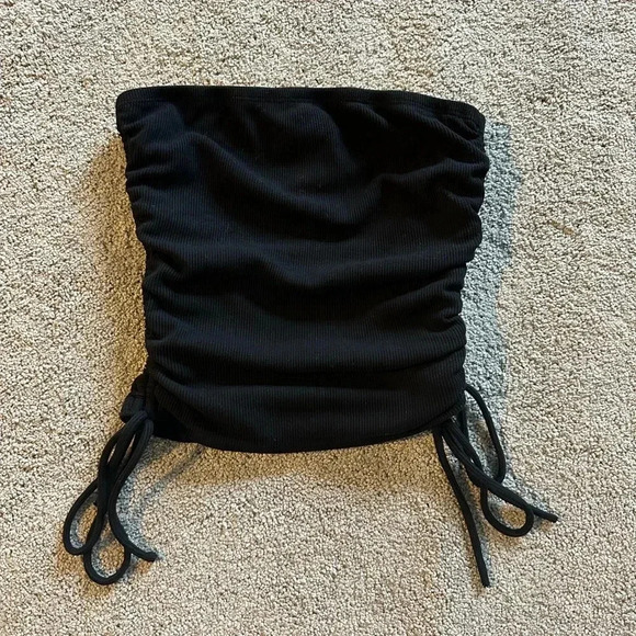 WHITE FOX CROP TOP - Picture 2 of 5